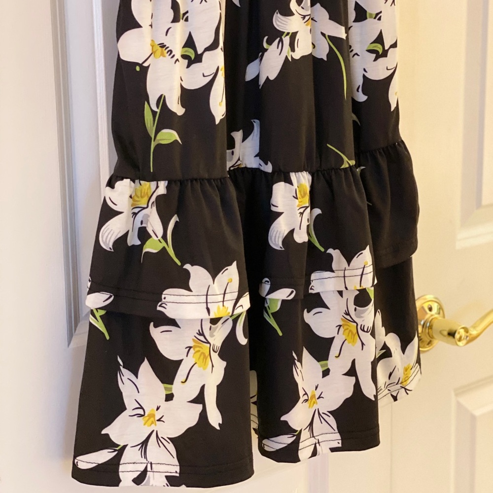 V-Neck Sleeveless Black Floral Dress with Ruffle Hem - Picture 8 of 12